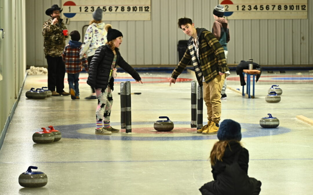 Twenty teams participate in Cypress Gardens crokicurl event